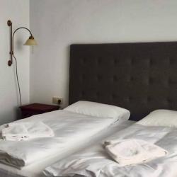 Номер стандарт улучшенный с 1 двуспальной кроватью