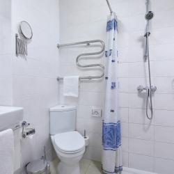 Номер стандарт с 1 двуспальной кроватью