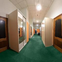 Номер стандарт с 1 двуспальной кроватью (без окна)