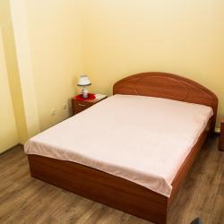 Номер стандарт семейный с 1 односпальной и 1 двуспальной кроватью