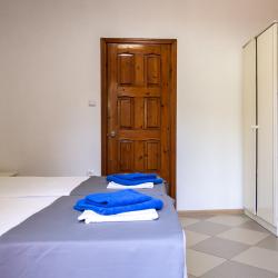 Комната полулюкс с 1 двуспальной кроватью