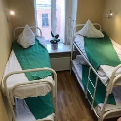 Кровать в 8-местном общем женском номере (общие удобства)