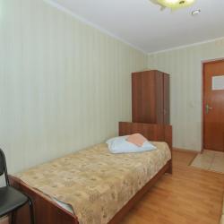 Номер эконом с 2 односпальными кроватями (с завтраком)