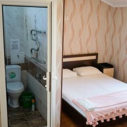 Комната стандарт с 1 двуспальной кроватью и балконом