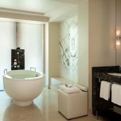 Four Seasons Hotel Moscow (Фо Сизонс) — 880b4b5cb922c6a2273b3f62856d94ff