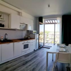 Фото Отель Holiday House (Холидей Хаус)
