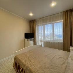 Номер стандарт с 1 двуспальной кроватью (с завтраком)