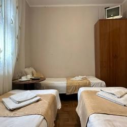 Комната эконом с 3 односпальными кроватями №24 (удобства общие)
