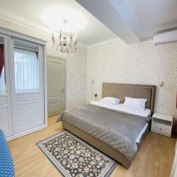 Фото Апартаменты на улице М. Халилова 22