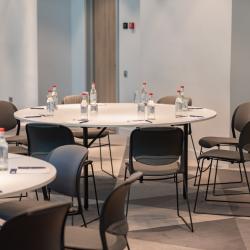 Фото Отель Holiday Inn Express Yerevan (Холидей Инн Экспресс )