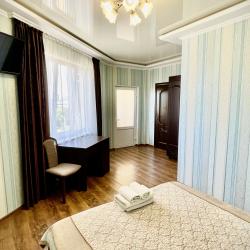 Номер комфорт с 1 двуспальной кроватью и балконом