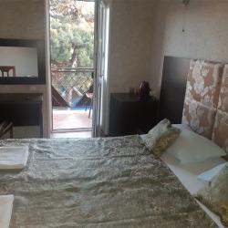Номер полулюкс с 1 двуспальной кроватью и балконом