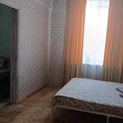 3-комнатные апартаменты улучшенные г. Москва, ул. Первомайская, д. 32/23 с 1 односпальной и 2 двуспальными кроватями