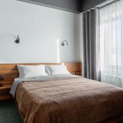 Номер стандарт улучшенный с 1 двуспальной кроватью