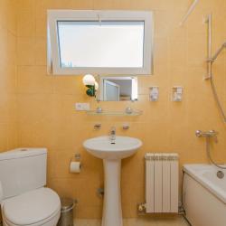 Улучшенные апартаменты с 2 спальнями и балконом с видом на море и город