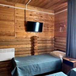 Номер комфорт с 1 односпальной и 1 двуспальной кроватью №7