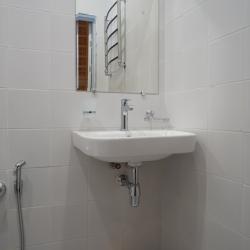 Кровать в 10-местном общем мужском номере №312