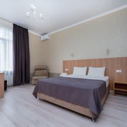 Люкс с балконом и видом на горы