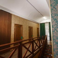 Фото Отель Джон Хьюз