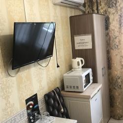 Номер стандарт с 1 двуспальной кроватью и диваном