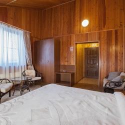 Номер стандарт с 1 двуспальной кроватью (с завтраком)