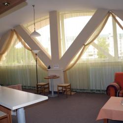 Номер студия делюкс с 1 двуспальной кроватью