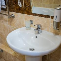 8-местные апартаменты люкс Сочи, ул. 65 лет Победы 67 с 2 односпальными кроватями