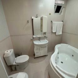 2-местный номер полулюкс с 1 двуспальной кроватью