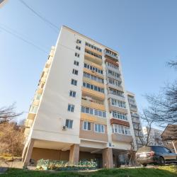 Фото Отель Уютные студии на проспекте 100-летия а 147