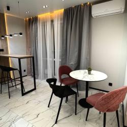 Фото Отель Новая лучшая в городе 3-комнатная квартира