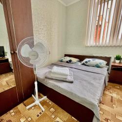 Комната эконом с 2 односпальными и 1 двуспальной кроватью