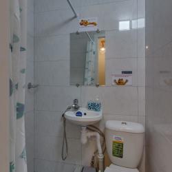 Фото Отель YourHouse (ЙоХаус) в 1-м микрорайоне 76