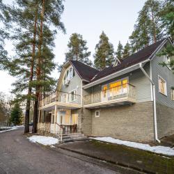 Большой коттедж с сауной