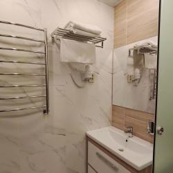 Номер полулюкс улучшенный с 1 двуспальной кроватью