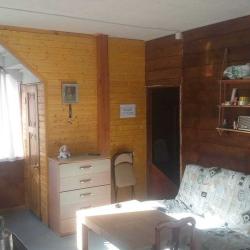 Кровать в 6-местном общем номере