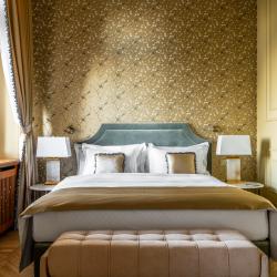 2-комнатный номер полулюкс с 1 двуспальной кроватью