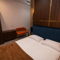 Номер улучшенный с 1 двуспальной кроватью Классика (без окна)