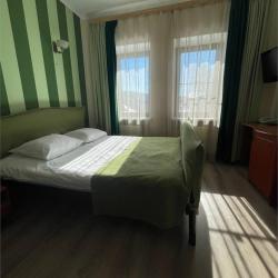 Номер стандарт улучшенный с 1 двуспальной кроватью