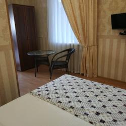 Номер стандарт с 1 двуспальной кроватью
