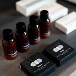 Фото Отель FarFour Inn&Suite (ФарФор Инн Сьют)