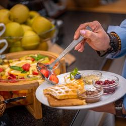 Фото Отель Holiday Inn Express Yerevan (Холидей Инн Экспресс )