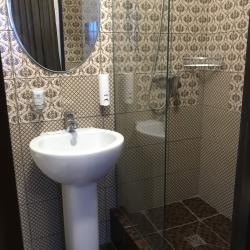 Номер комфорт семейный с 1 двуспальной кроватью
