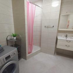 Фото Апартаменты на проспекте ского Полка 54