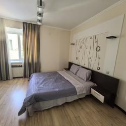 Фото Отель Бoльшая 3-x комнaтнaя кваpтира в центре города