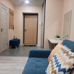 Фото Апартаменты Home inn (Хоум инн) на улице Николая Ростовцева 24