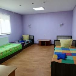 Кровать в 6-местном общем мужском номере