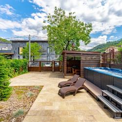 Премиальное шале с сауной и бассейном для 14 гостей