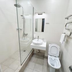Номер стандарт улучшенный с 1 двуспальной кроватью