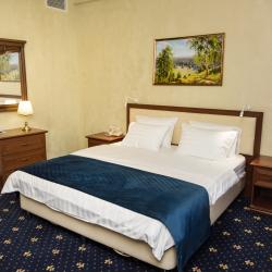 Номер стандарт улучшенный с 1 двуспальной кроватью