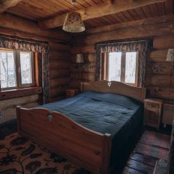 Коттедж улучшенный с 3 односпальными и 1 двуспальной кроватью